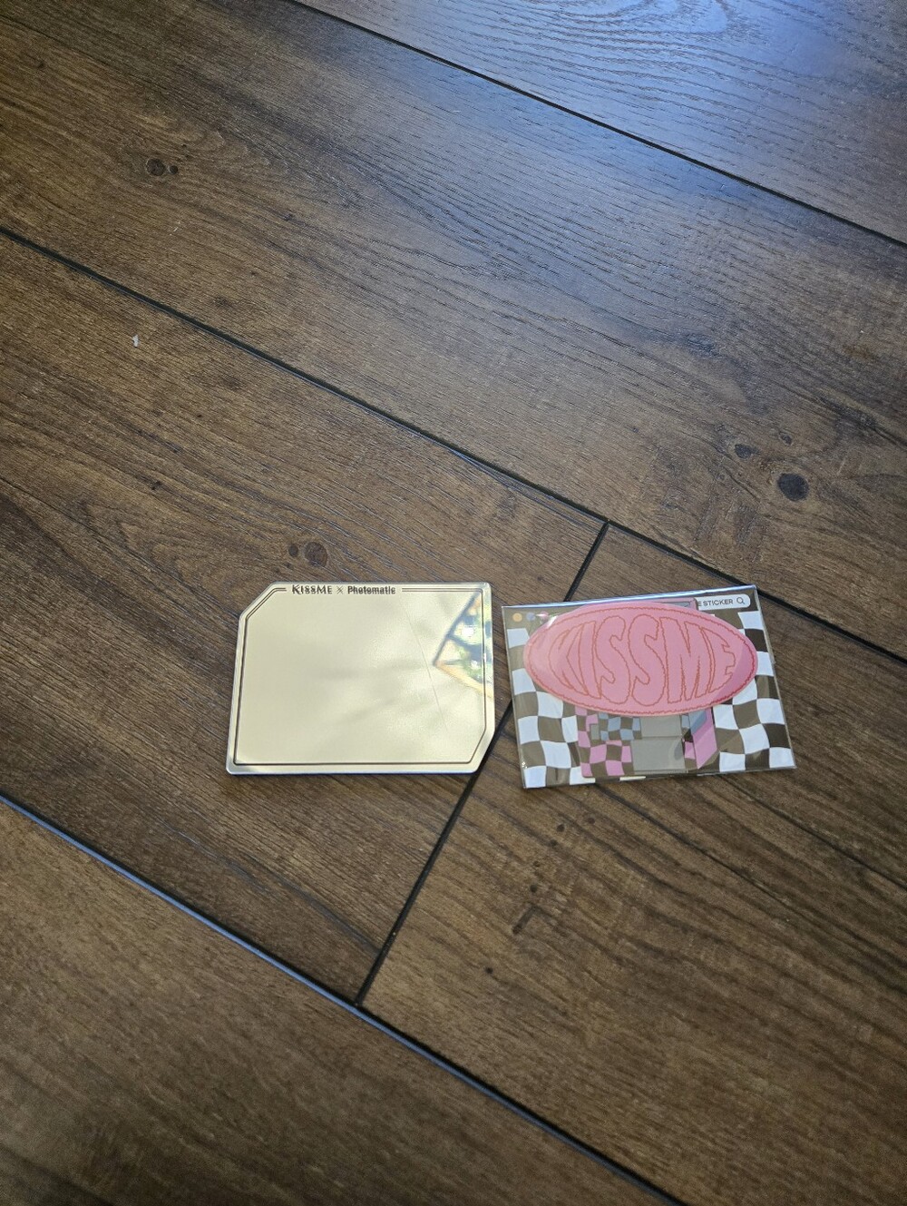 KissMe Mini Mirror + Perfume Sample Bundle - Picture 4 of 6
